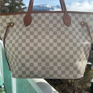 Sold on IG
Louis Vuitton Neverfull MM azur